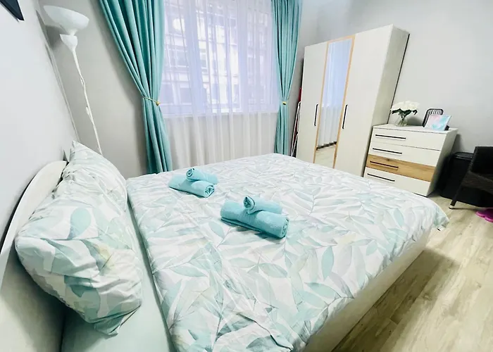 By The Sea - With Free Parking Daire Varna