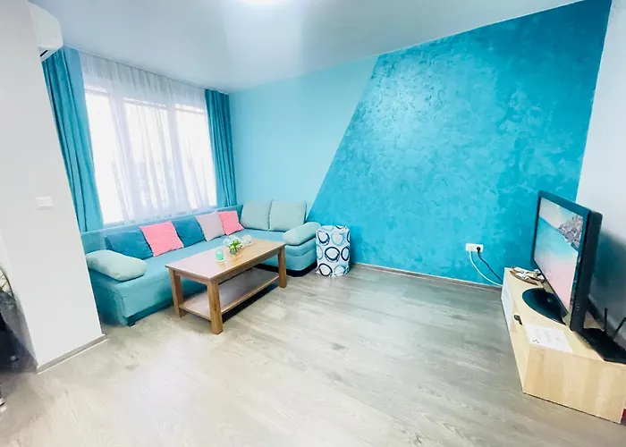 By The Sea - With Free Parking Daire *