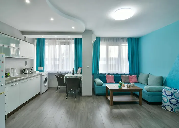 By The Sea - With Free Parking Varna