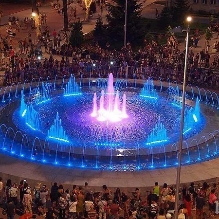 Apartment By The Sea - With Free Parking