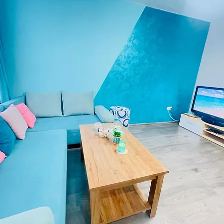 Apartman By The Sea - With Free Parking