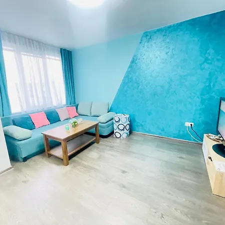 By The Sea - With Free Parking Apartman *